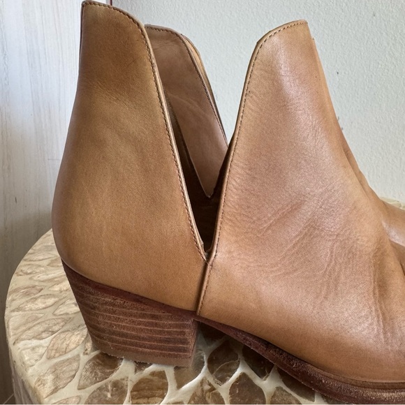 Free People Tan Charm Double V Leather Ankle Boots size 36 - Picture 2 of 10